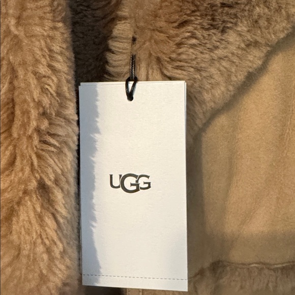 Ugg Women’s Fayre Twinface Sheepskin Coat. Size med. New with tags Sandalwood. - Picture 7 of 13